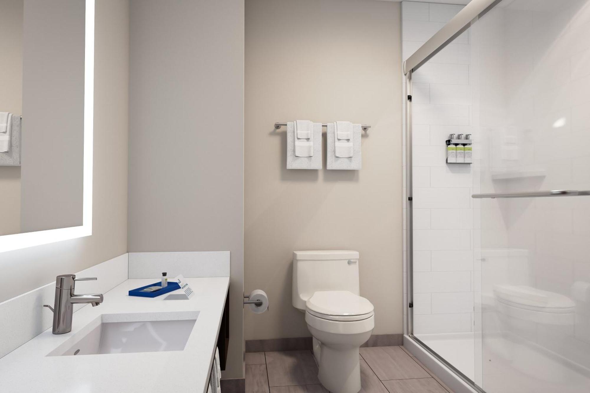 Express & South By Ihg Hotel 3*